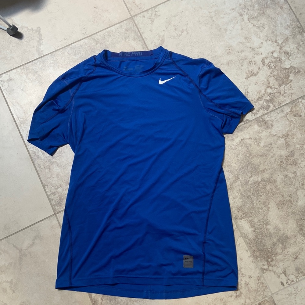Nike Pro Dri-Fit Shirt. Medium. Fitted.